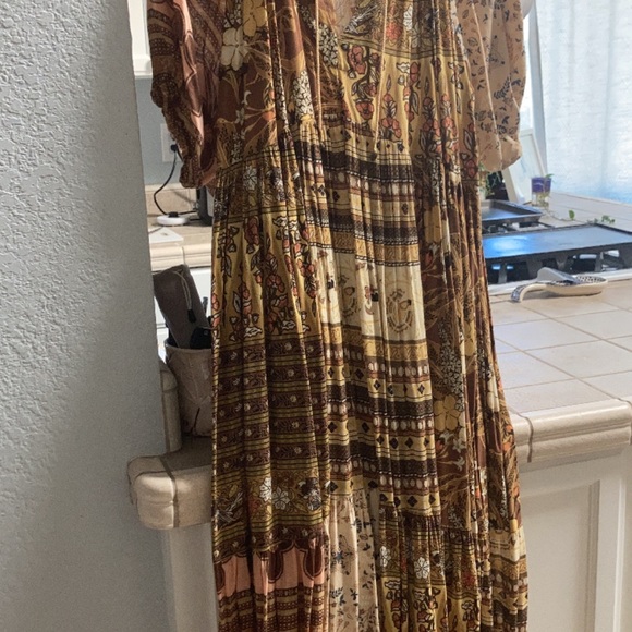 Spell renew gown s/m Great lightly used condition - Picture 8 of 10